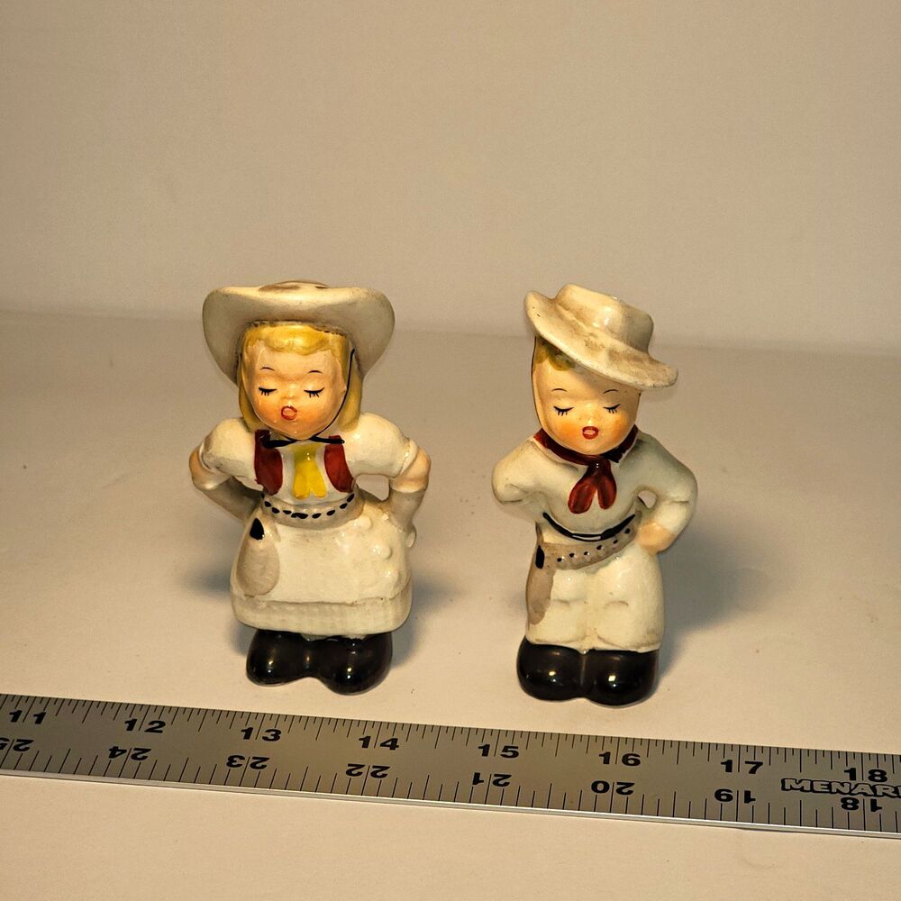 VTG JAPCO S1286 Kissing Cowboy Cowgirl Salt & Pepper Shakers Mid Century Japan